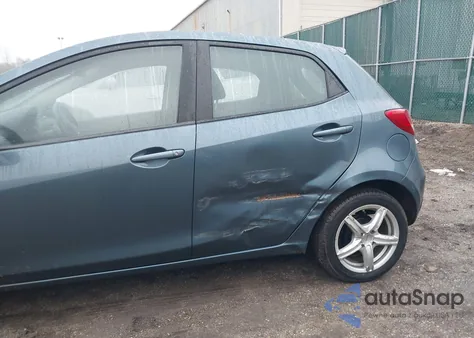 2014 Mazda Mazda2 Sport z USA, uszkodzony, nr VIN JM1DE1KY0E0181300